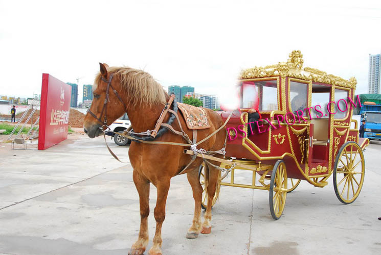 ROYAL GOLDEN HORSE DRAWN CARRIAGE