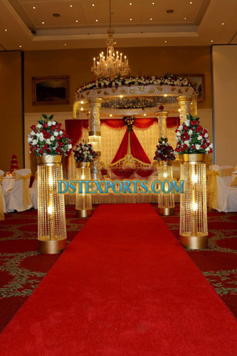 INDIAN WEDDING WALKWAY CRYSTAL PILLARS