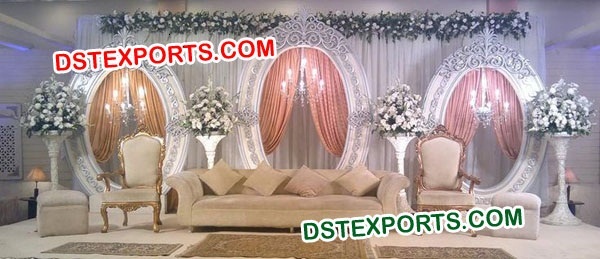 WEDDING STAGE WITH OVAL BACKDROP FRAMES