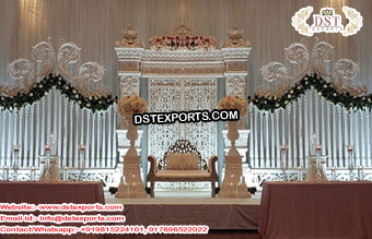 Dream Canadian Wedding Stage Decor