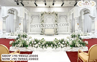 Grand Mahal Theme Indian Wedding Stage Decor