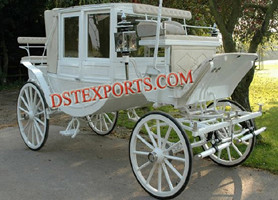 ELEGENT COVERED HORSE CARRIAGE