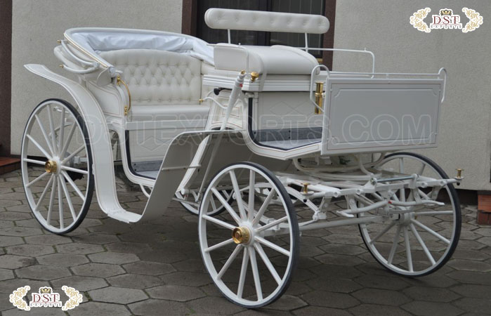 White Victorian Queen Carriage for Touring
