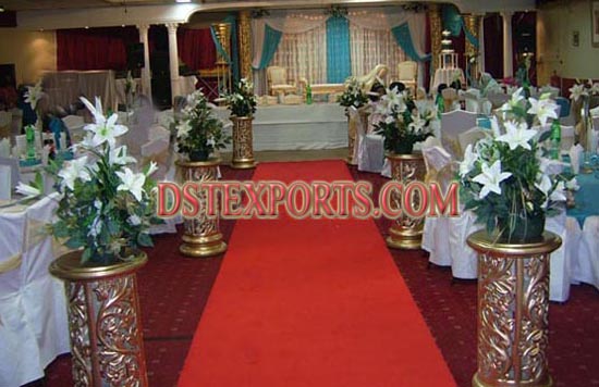 WEDDING AISLEWAY GOLDEN PILLARS