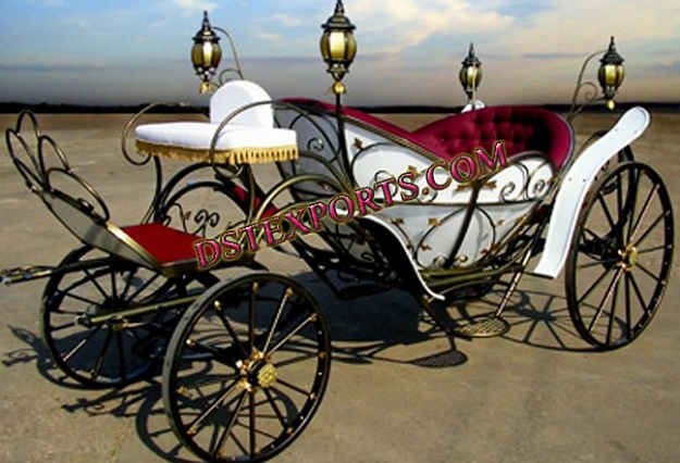 BEAUTIFUL CARRIAGE WITH LIGHTS