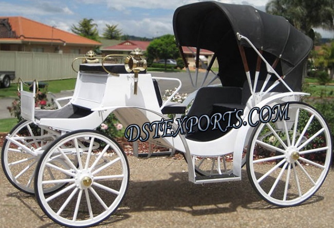 VICTORIA HORSE CARRIAGE WITH BLACK HOOD