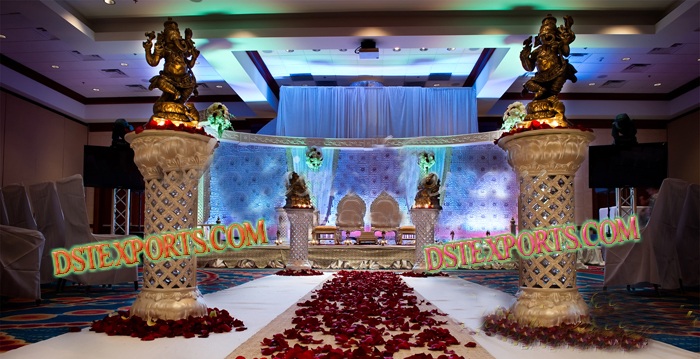 WEDDING AISLEWAY LIGHTED PILLARS