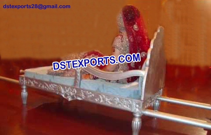 Elegant Open Carved Doli