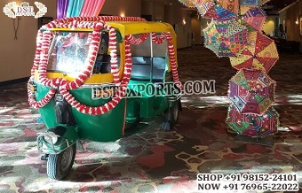 Brilliant Bride Groom Photo Booth Auto Rickshaw