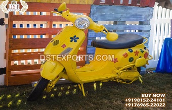 Colorful Scooter For Wedding  Bride Groom Entry